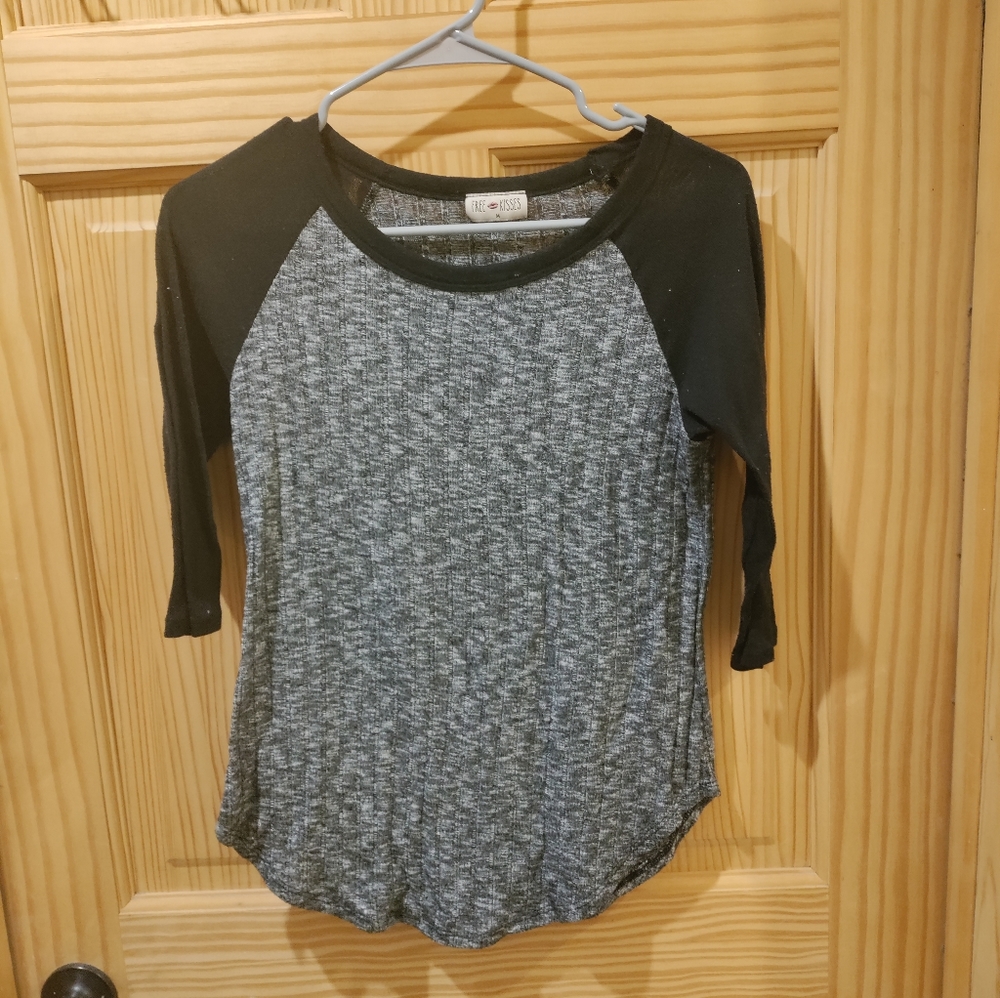 3/4 sleeve tshirt